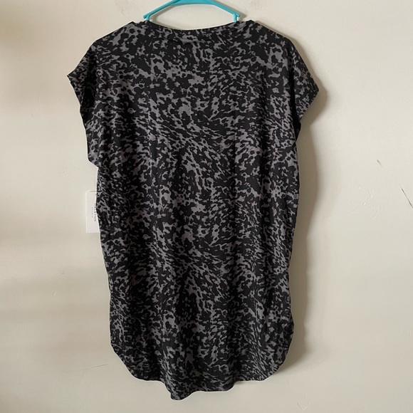 H Hilston short sleeve animal print starching t shirt. Ladies size M - Picture 2 of 3